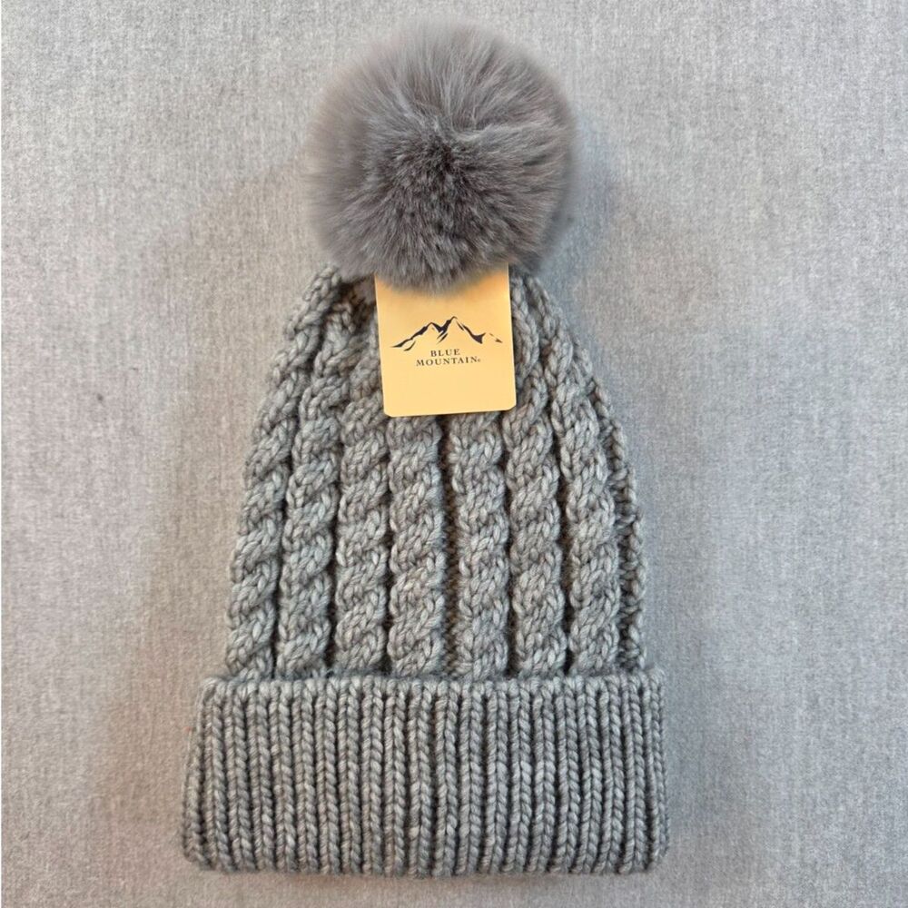 Blue Mountain Women’s Gray Cable Knit Beanie Faux Fur Pom Pom Hat NWT One Size